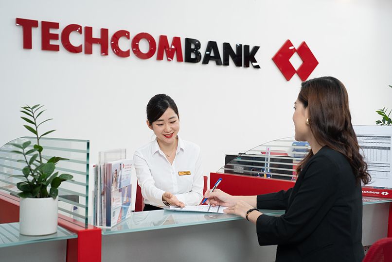 Kiểm tra tài khoản của công ty trực tiếp tại quầy