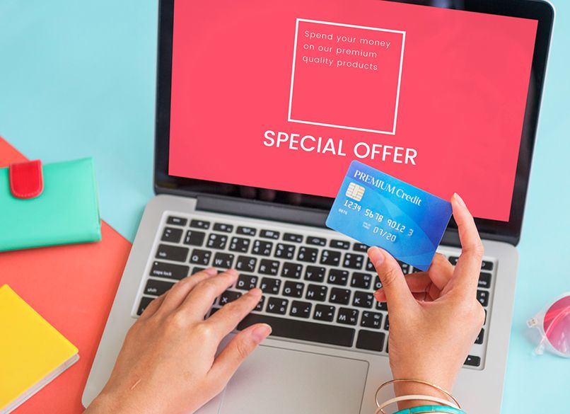 Mua sắm online qua thẻ tín dụng