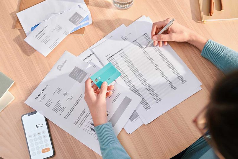 Tính toán chi phí lãi suất thẻ tín dụng