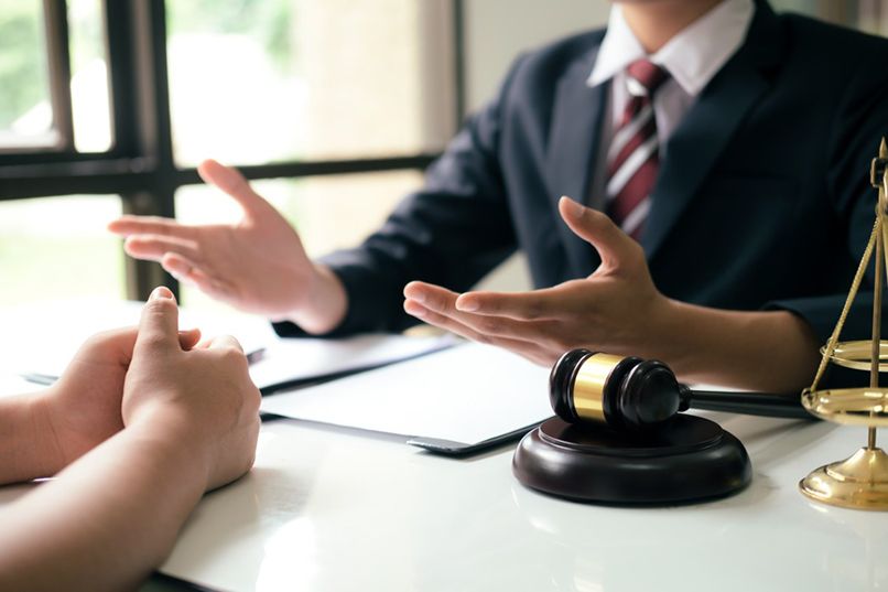 Khách hàng phải chịu trách nhiệm pháp lý cho khoản nợ quá hạn.