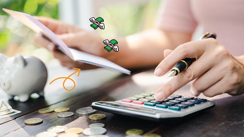 Ghi chép chi tiêu vào sổ tiết kiệm
