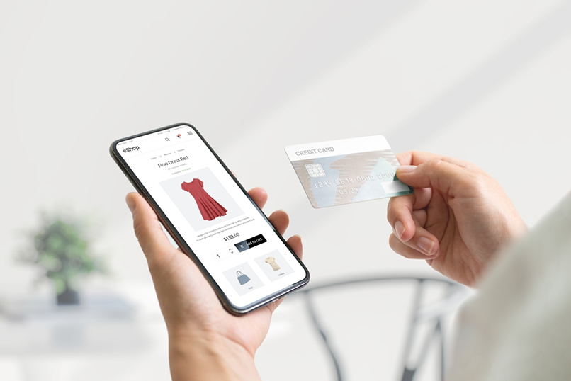 Khách hàng thanh toán trả góp online thông qua Mobile Banking.