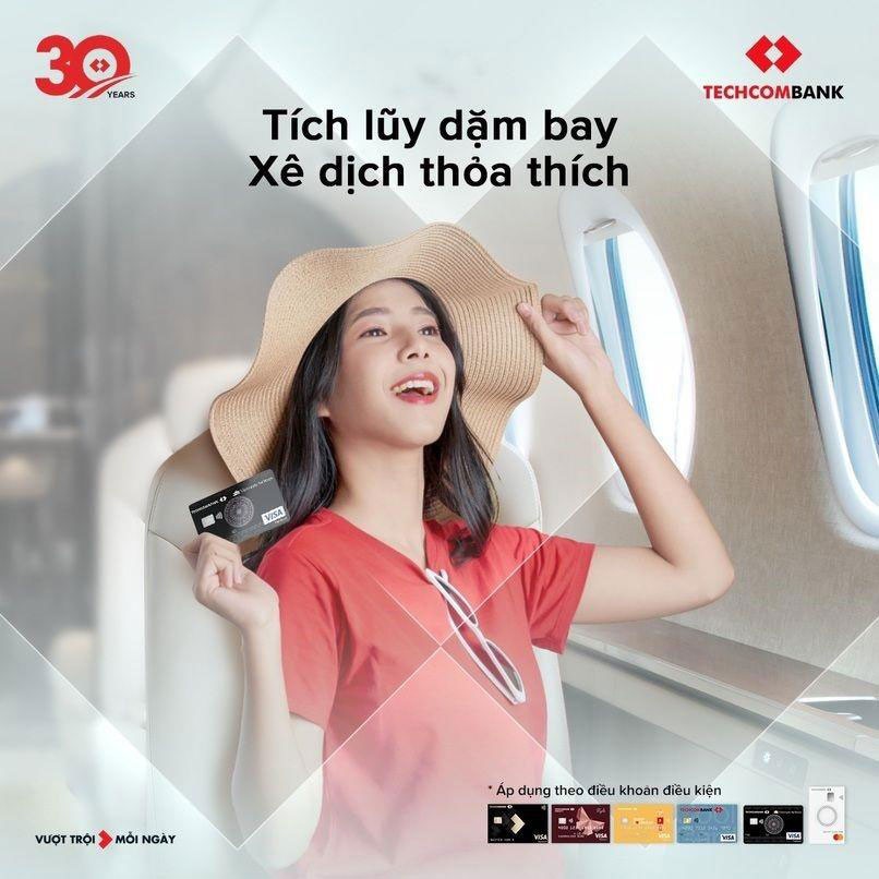 Thẻ tín dụng Vietnam Airlines Techcombank Visa Platinum giúp khách hàng tận hưởng những dịch vụ đẳng cấp, sang trọng.