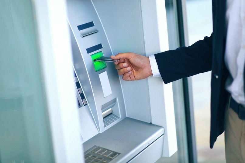 Rút tiền tại ATM