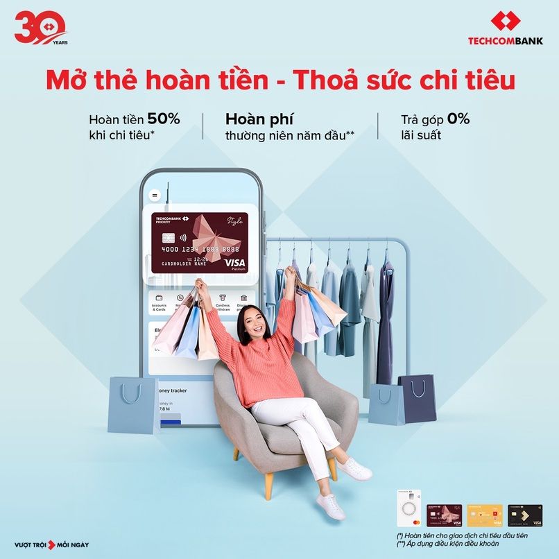Khách hàng mở thẻ tín dụng Techcombank Style được miễn phí phát hành, phí giao thẻ.